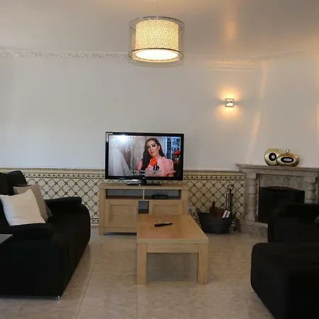 شقة Family تشارنكه